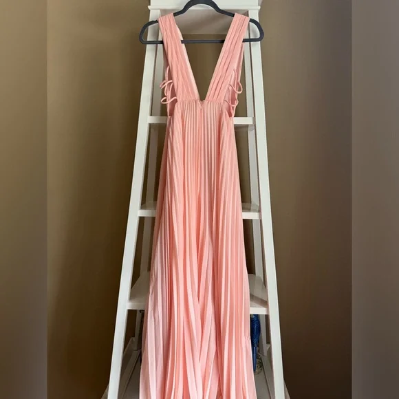 Fame and partners pink gown - Picture 5 of 6